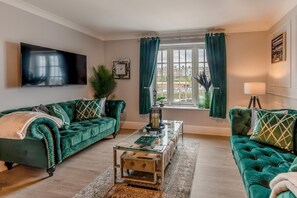 Living area - 2 Bed in Whitby (oc-a29262) (Whitby)