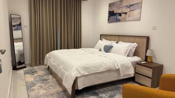 Iron/ironing board, free WiFi, bed sheets