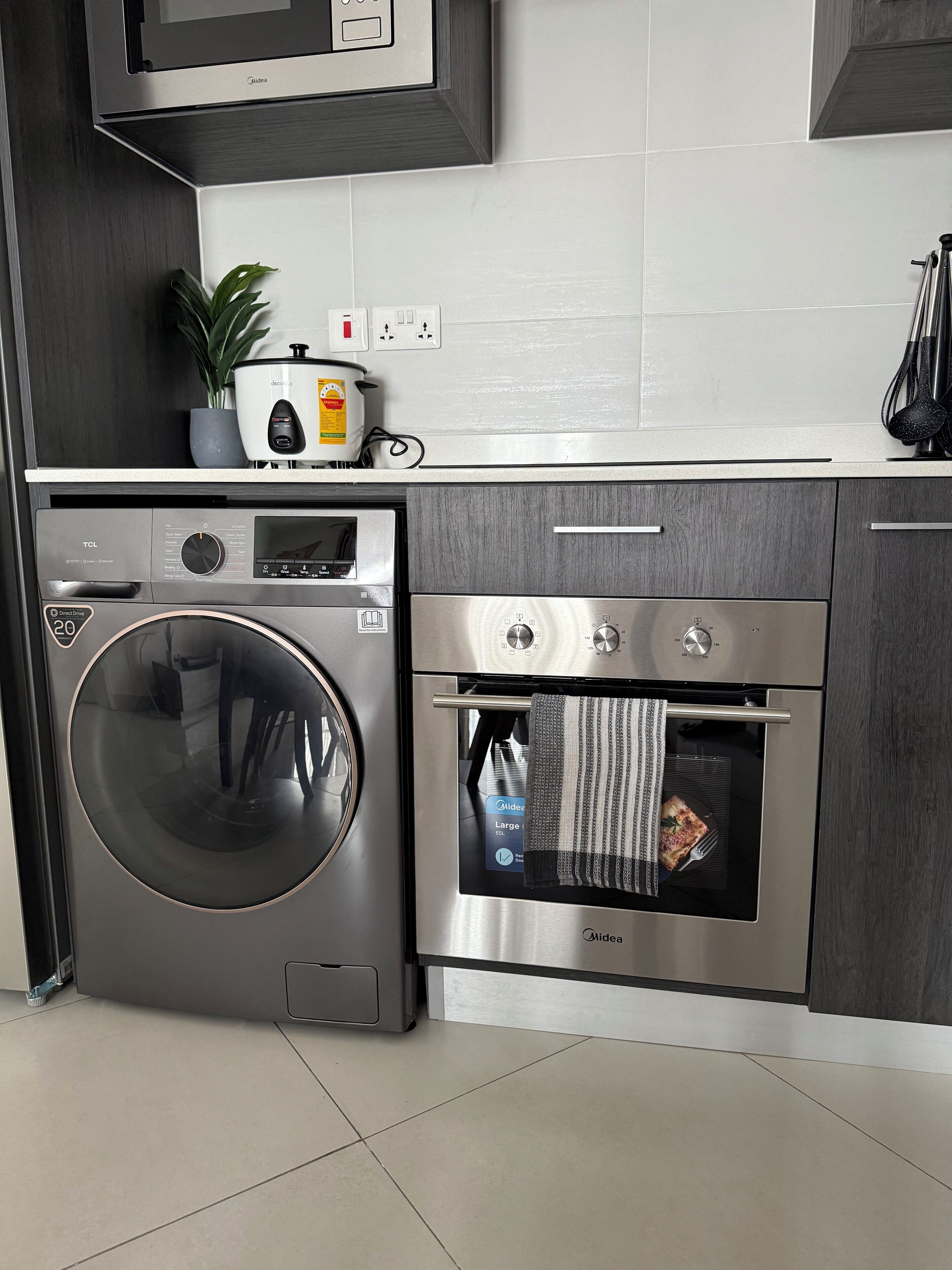 電子レンジ、オーブン、コンロ、食器洗い機