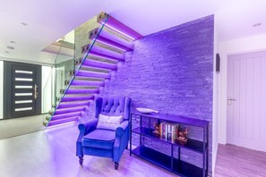 Interior - 5 Bed in St. Ives (oc-c28961) (Saint Ive)