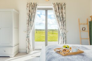 Iron/ironing board, free WiFi, bed sheets - 3 Bed in Wendron (oc-w29093) (Wendron)