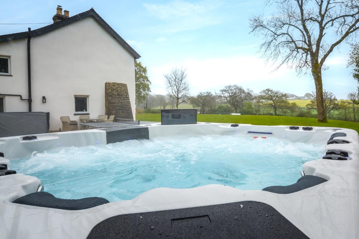 Baignoire à remous extérieure