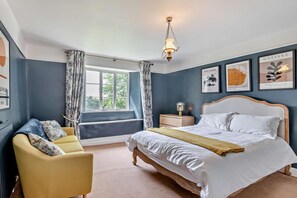 Travel cot, free WiFi, bed sheets - 5 Bed in Winkleigh (oc-g29214) (Winkleigh)