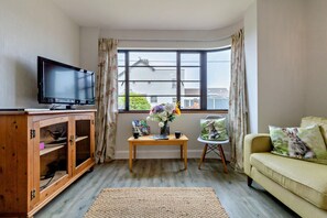 TV - 3 Bed in Overstrand (oc-g29294) (Overstrand)