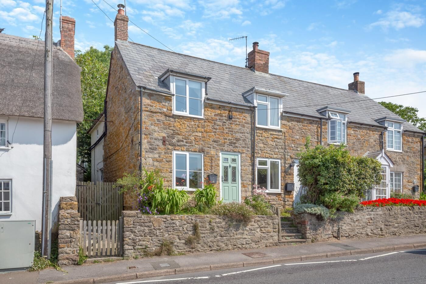 المنشأة من الخارج