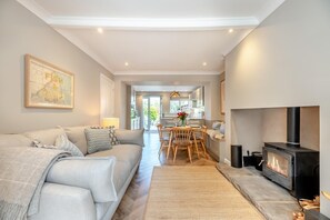 TV, fireplace - 2 Bed in Holy Island (oc-t26101) (Holy Island)
