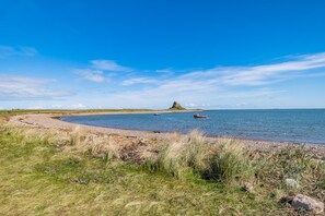 Beach - 2 Bed in Holy Island (oc-t26101) (Holy Island)