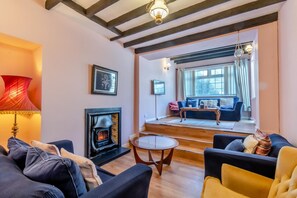 TV - 2 Bed in Tenby (oc-a29343) (Tenby)