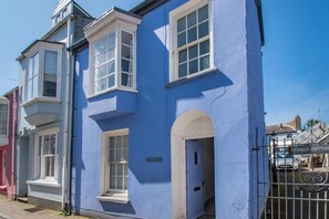 Exterior - 2 Bed in Tenby (oc-a29343) (Tenby)