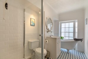 Towels - 2 Bed in Tenby (oc-a29343) (Tenby)
