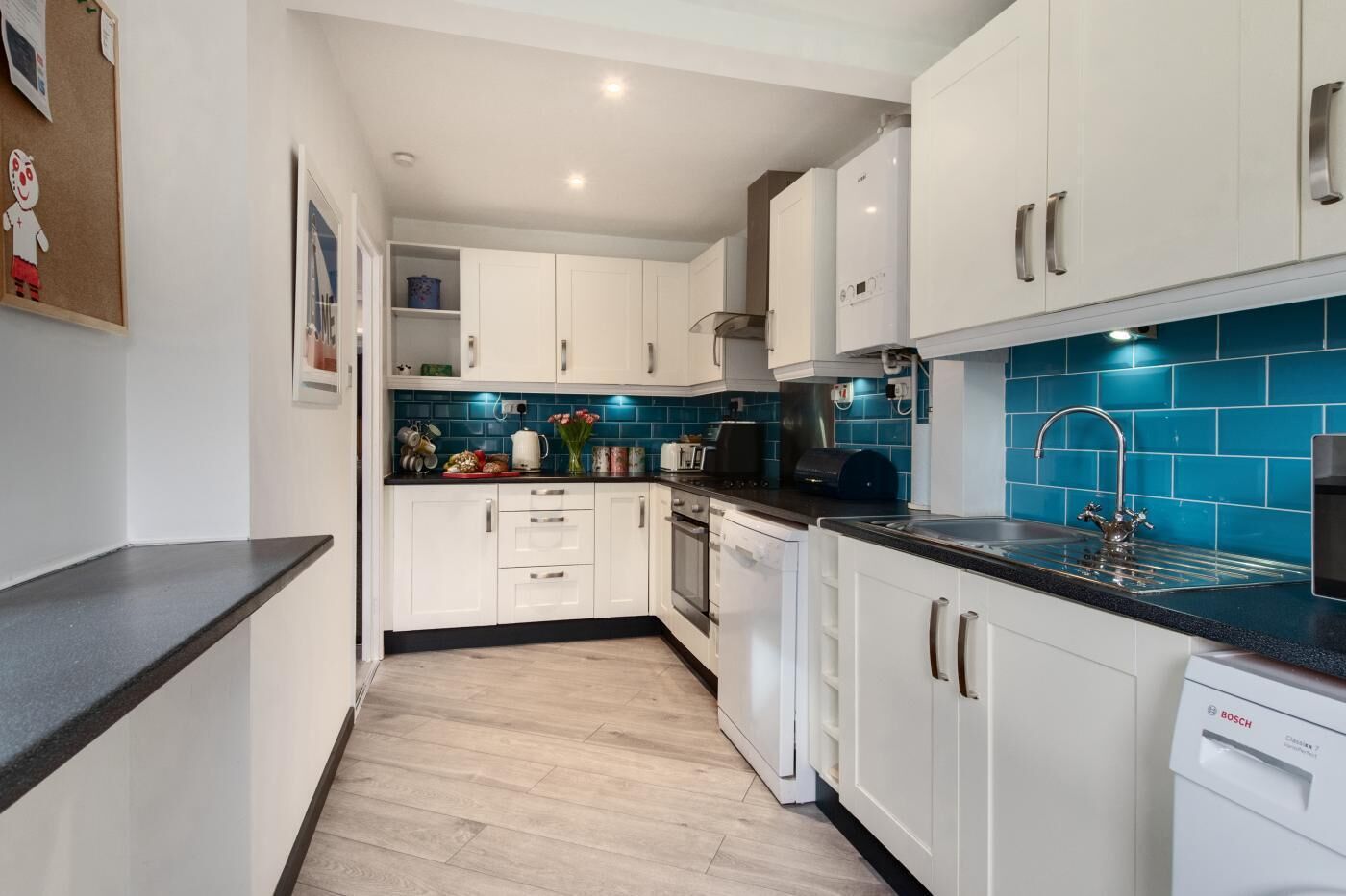 Mikrobølgeovn, ovn og kjøkkenutstyr