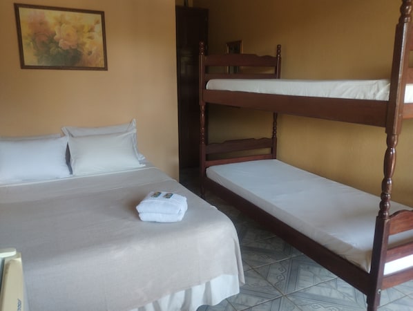 Classic Quadruple Room | Free WiFi - Pousada Rio Bonito (Paraty)