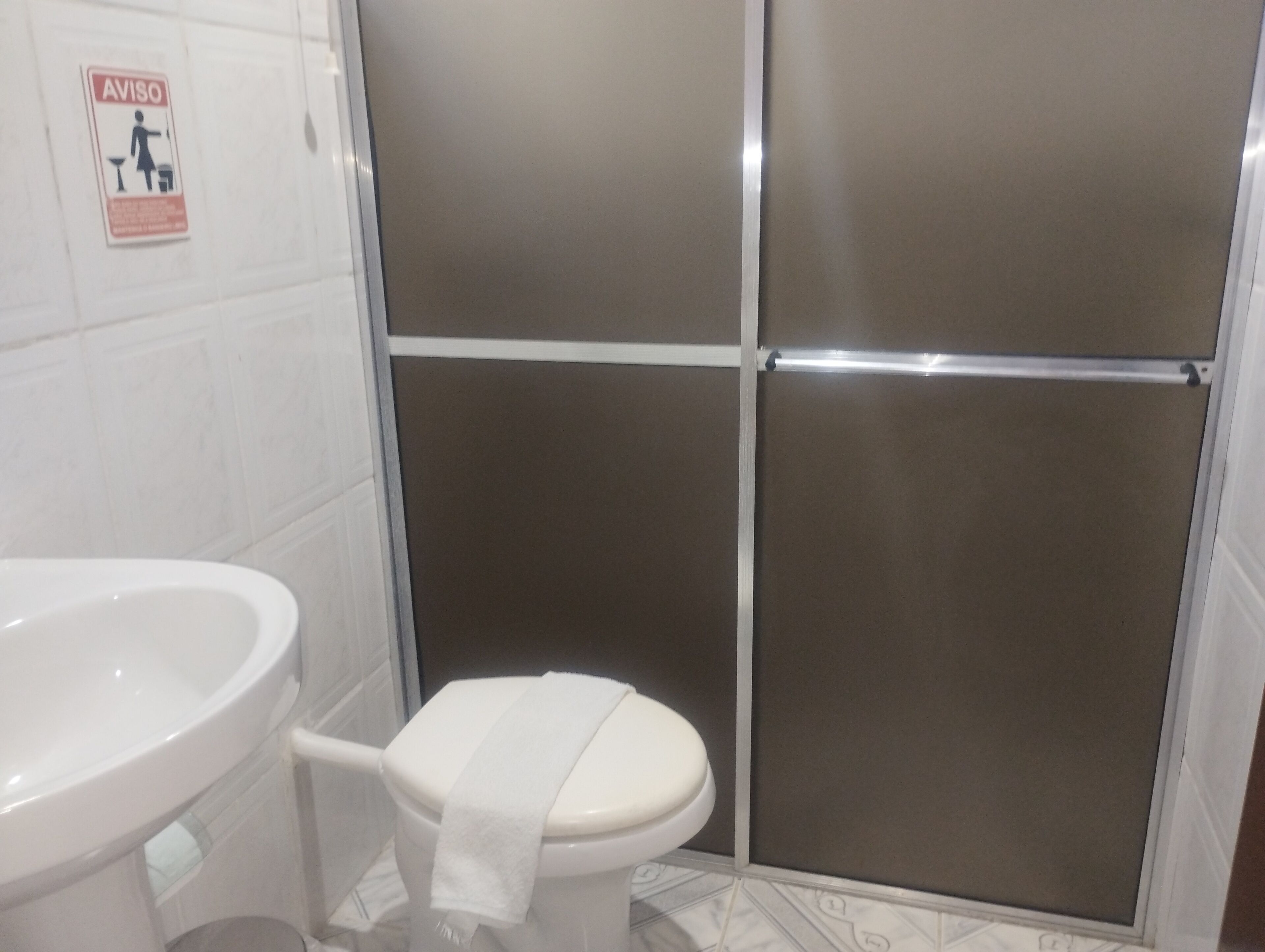 Toallas, jabón, papel higiénico