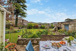Outdoor dining - 3 Bed in Ruthin (oc-a29313) (Ruthin)