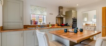 4 Bed in Holt (oc-m24923)