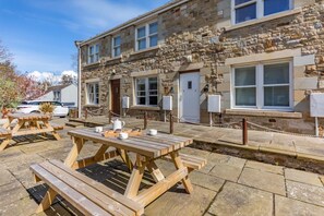 Outdoor dining - 1 Bed in Beadnell (oc-p29269) (Beadnell)