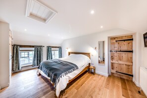 Bügeleisen/Bügelbrett, Reisekinderbett, kostenloses WLAN, Bettwäsche