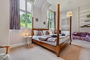Travel cot, free WiFi, bed sheets - 3 Bed in Sandsend (oc-t29451) (Sandsend)