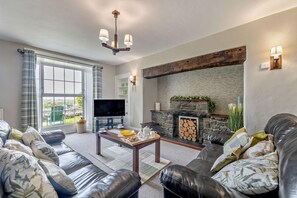 TV - 3 Bed in Dyffryn Ardudwy (oc-f29350) (Dyffryn Ardudwy)