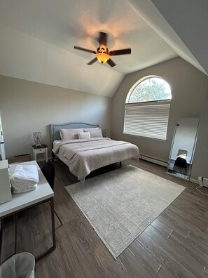 Room - Port Jefferson Home Near Stony Brook University SBU (Port Jefferson Station)