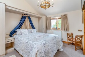 4 bedrooms, free WiFi, bed sheets