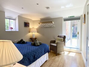 Free WiFi, bed sheets - 1 Bed in Cratfield (oc-t29434) (Cratfield)