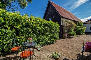 Outdoor dining - 1 Bed in Cratfield (oc-t29434) (Cratfield)