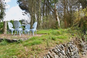 Property grounds - 2 Bed in Trewoon (oc-t29504) (Saint Mewan)
