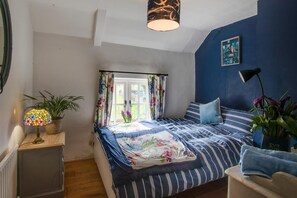 Travel cot, free WiFi, bed sheets - 5 Bed in Hindolveston (oc-d29357) (Hindolveston)