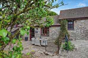 Outdoor dining - 1 Bed in Advent (oc-b29387) (Advent)