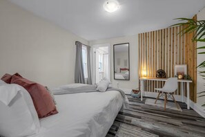 Iron/ironing board, Internet, bed sheets - Furnished 1BR + Laundry – Monthly Stay Near Falls (Niagara Falls)