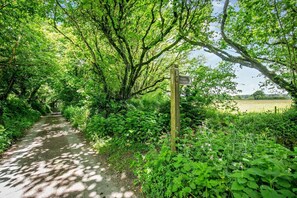 Property grounds - 2 Bed in Advent (oc-p6188) (Advent)
