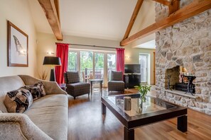 Living area - 3 Bed in North Bovey (oc-f29419) (North Bovey)