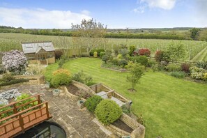 Property grounds - Merryweather -  a holiday let that sleeps 10 guests  in 4 bedrooms (Canterbury)