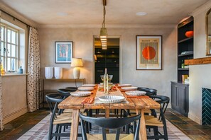 Dining - Merryweather -  a holiday let that sleeps 10 guests  in 4 bedrooms (Canterbury)