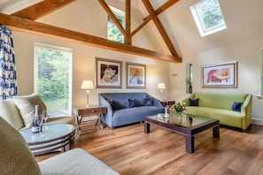 Living area - 3 Bed in North Bovey (oc-k29421) (North Bovey)