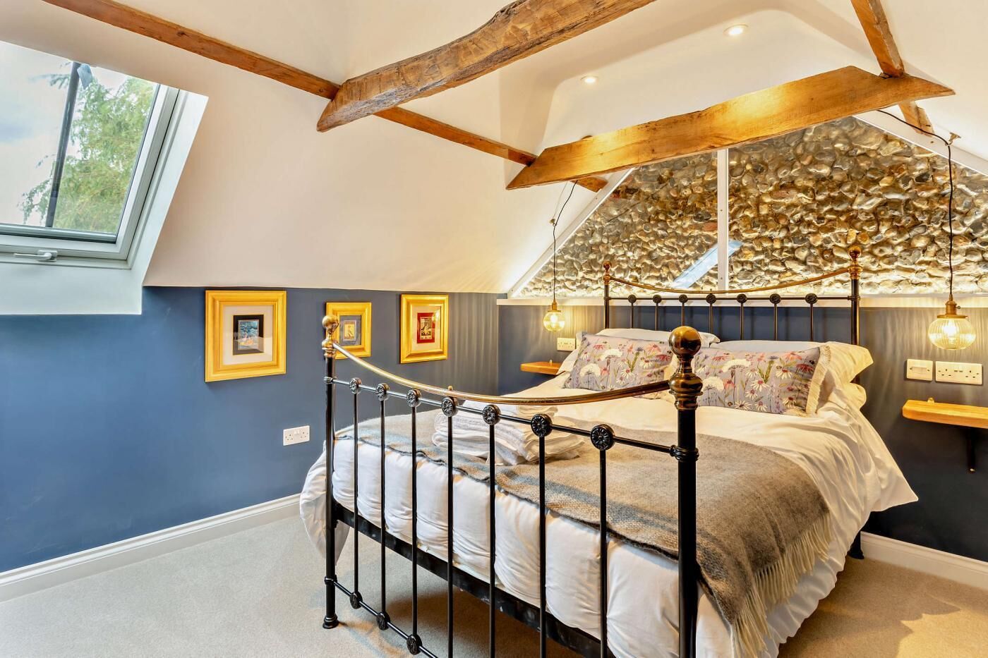 Ferros/tábuas de passar roupa, Wi-Fi de cortesia, roupa de cama