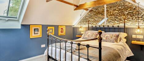 Ferros/tábuas de passar roupa, Wi-Fi de cortesia, roupa de cama