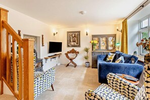 TV, fireplace - 2 Bed in Rede (oc-t29450) (Rede)