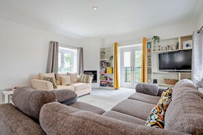 TV - 2 Bed in St. Minver (oc-r29475) (Saint Minver)