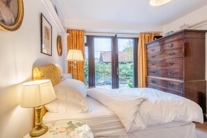 5 Schlafzimmer, Reisekinderbett, kostenloses WLAN, Bettwäsche