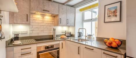 Dishwasher, cookware/dishes/utensils