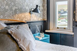 Iron/ironing board, free WiFi, bed sheets - 2 Bed in Rye (oc-86094) (Rye)