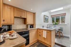 Batterie de cuisine, vaisselle et ustensiles