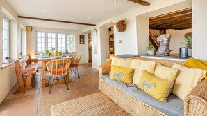 Living area - 4 Bed in Woolacombe (oc-t5715) (Woolacombe)