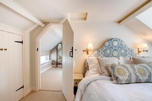 واي فاي مجانًا وملاءات أسرّة