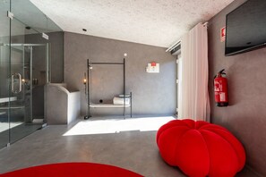 Interior - Moment Room at The Mill Retreat by Portugal Active (Moimenta da Beira)