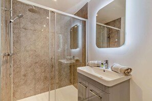 Towels - 3 Bed in Bridlington (oc-s29447) (Bridlington)