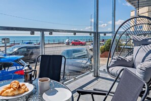 Outdoor dining - 2 Bed in Bridlington (oc-s29446) (Bridlington)
