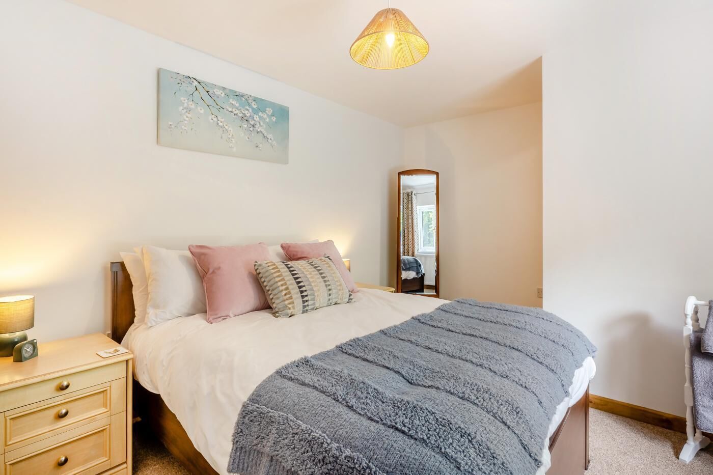 Free WiFi, bed sheets